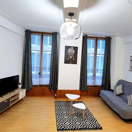 Charmant T2 Meuble Quartier Chateau De Pau Exterior photo